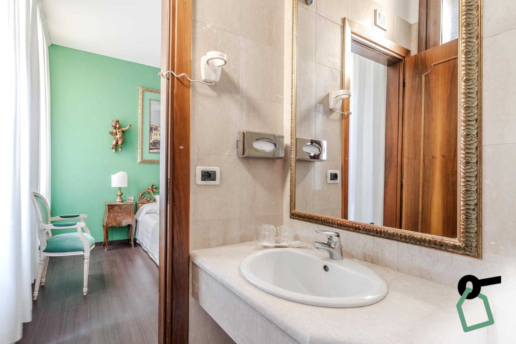 Hotiday Room Collection - Venezia Santa Lucia Exterior foto